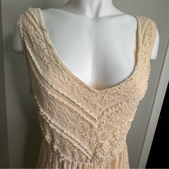Solitaire Cream Scoop Neck Crochet Maxi Dress Size Medium - Picture 2 of 9
